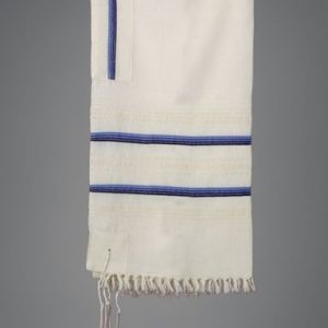 טלית עם פסים בכחול וכסף